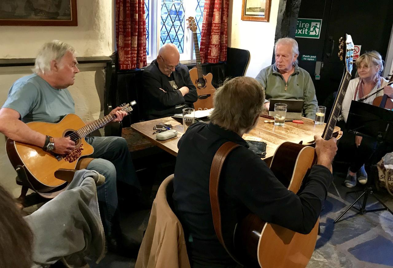 Jolly Sailor Inn Looe Zewnętrze zdjęcie